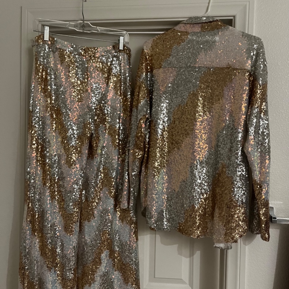 Matching Set - Picture 2 of 2